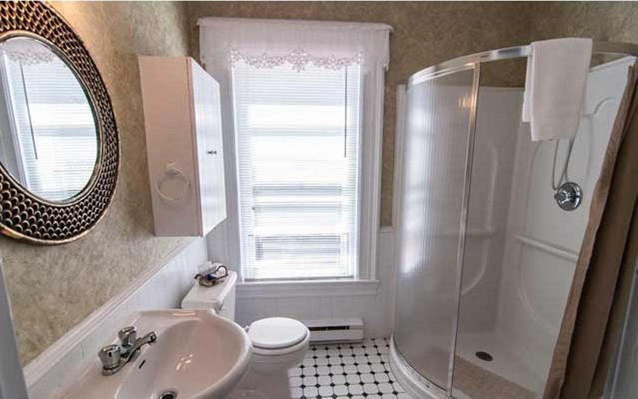 Carriage House Inn Fredericton Habitación foto
